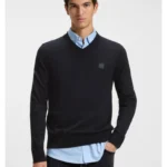 V-neck sweater in cotton and cashmere with logo patch