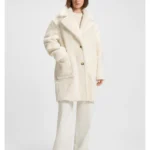 Teddy coat with adjustable collar