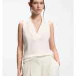 Sleeveless blouse in sandwashed silk with V neckline