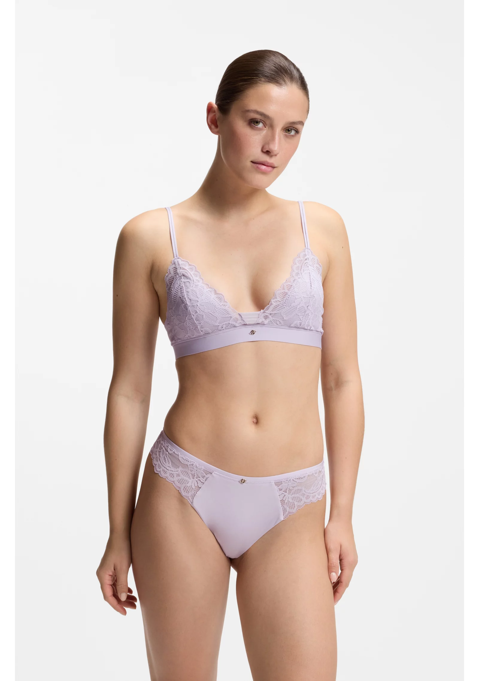 hbeu50556193_553_350 Premium lace bralette with mesh pleating - Image 1