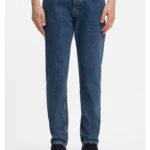 Tapered-fit jeans in comfort-stretch denim