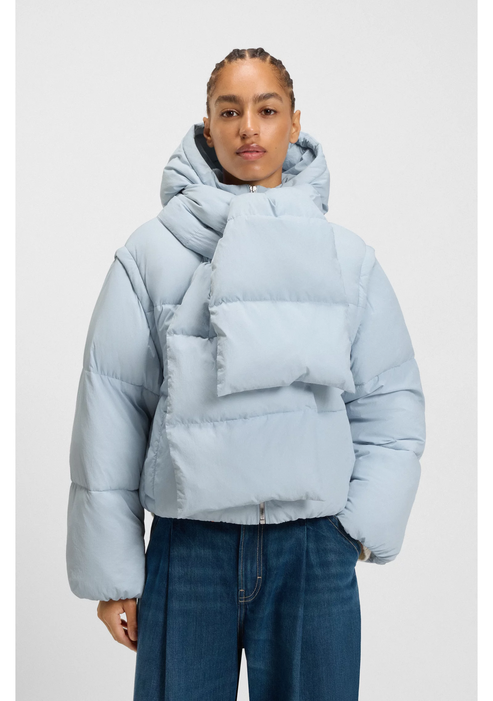 hbeu50548028_452_350 Water-repellent padded jacket with detachable sleeves and scarf - Image 1
