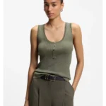 Sleeveless top in rib-knit merino wool