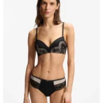 Padded bra in lace and mesh
