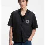 Relaxed-fit shirt with chest print and reverse lapels