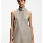Sleeveless tailored blouse in virgin wool with stretch