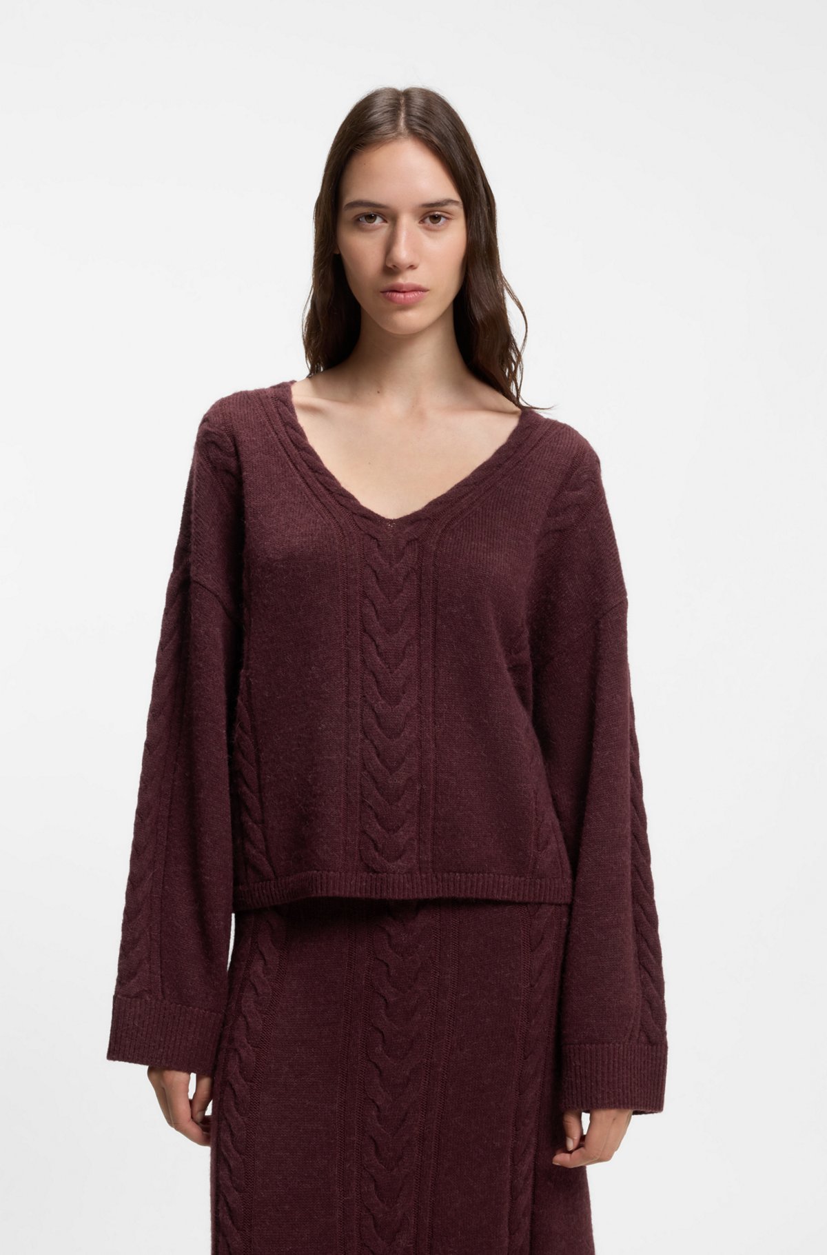 hbeu50569913_614-1 V-neck sweater with cable structure, Dark Red