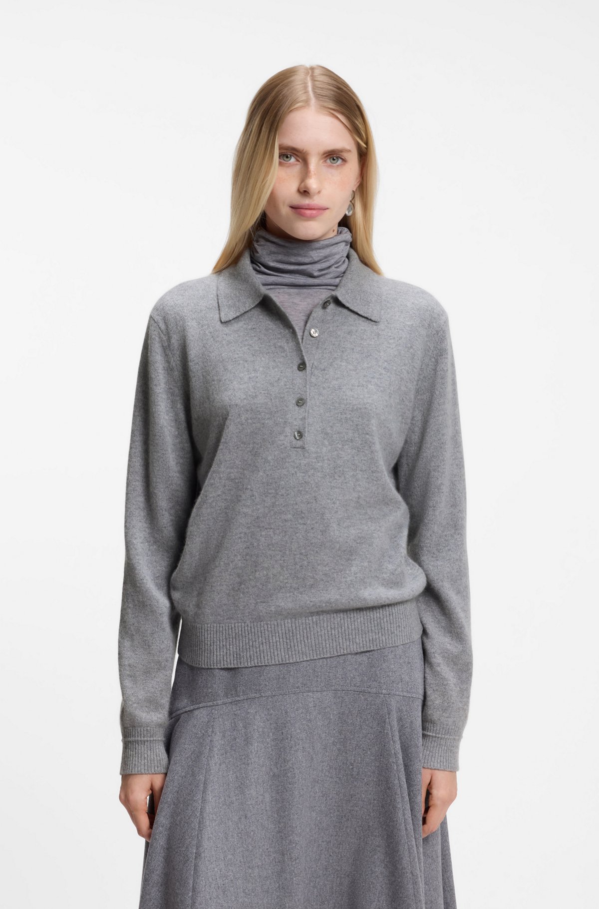 hbeu50571228_081-1 Polo sweater in pure cashmere, Light Grey